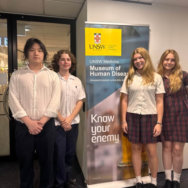 Year 12 academic biology excursion into UNSW